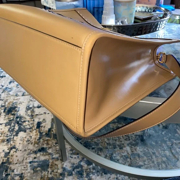 Fendi Sunshine Medium Tote - Picture 4 of 12